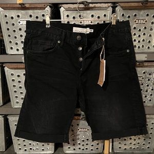 🆕 H&M Black Denim Shorts